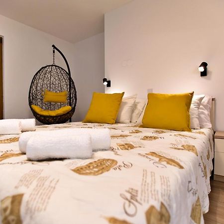 Apartments Kiwi Rovinj Luaran gambar