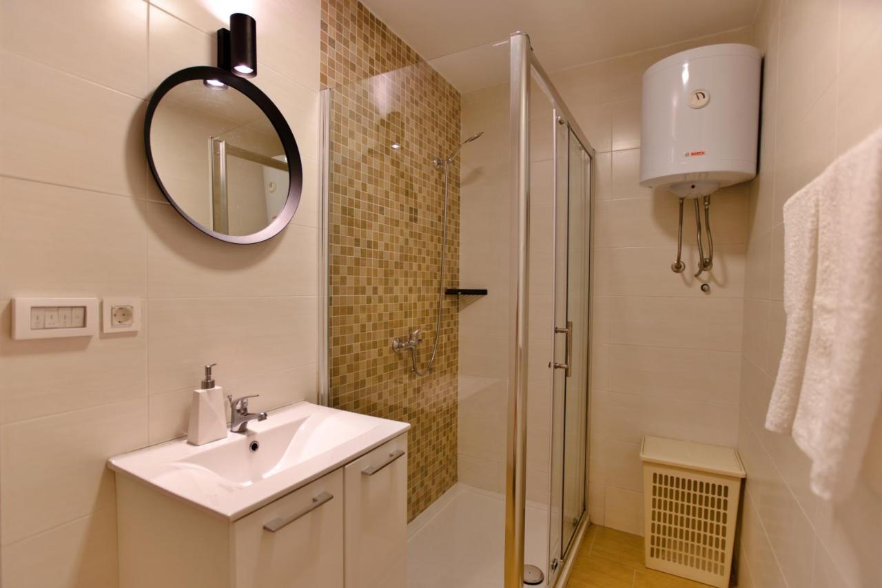 Apartments Kiwi Rovinj Luaran gambar