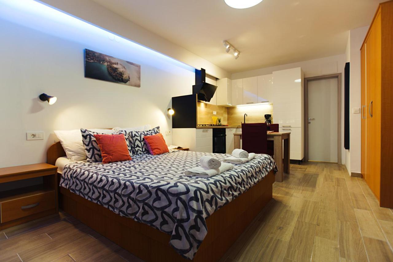 Apartments Kiwi Rovinj Luaran gambar