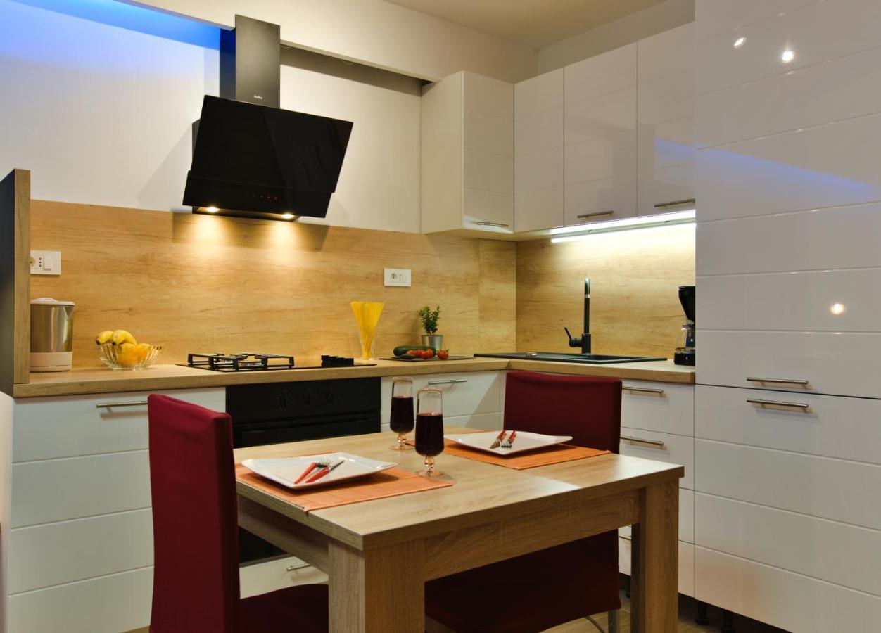 Apartments Kiwi Rovinj Luaran gambar