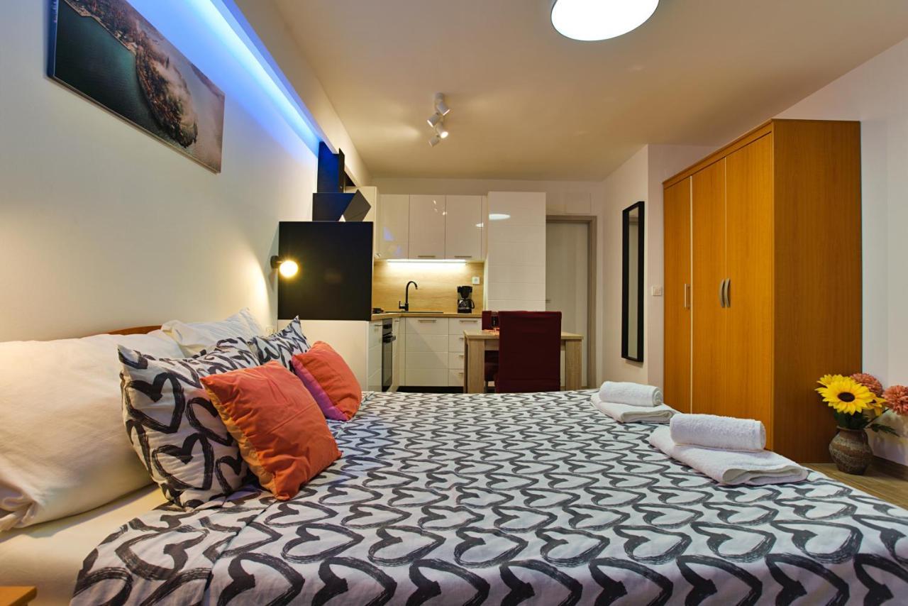 Apartments Kiwi Rovinj Luaran gambar