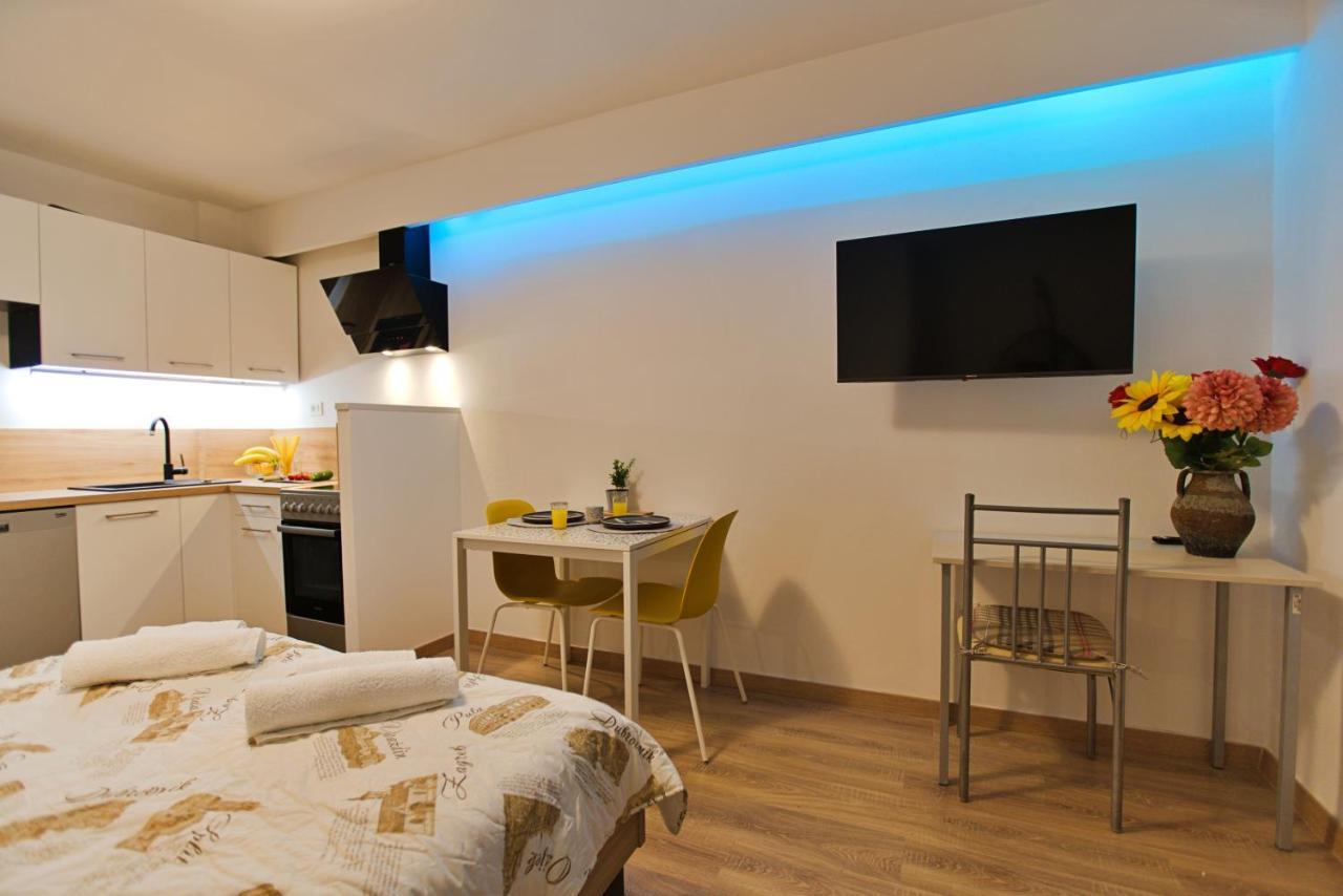Apartments Kiwi Rovinj Luaran gambar