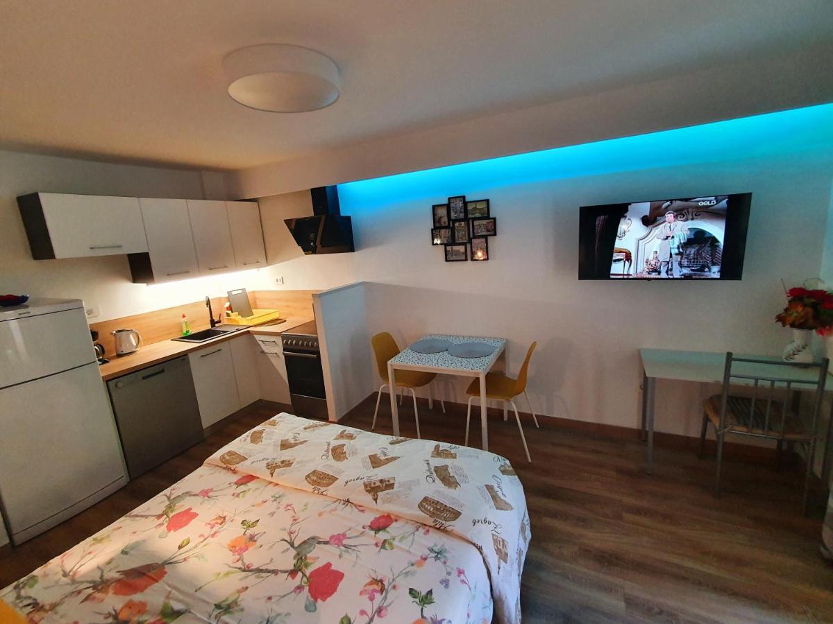 Apartments Kiwi Rovinj Luaran gambar