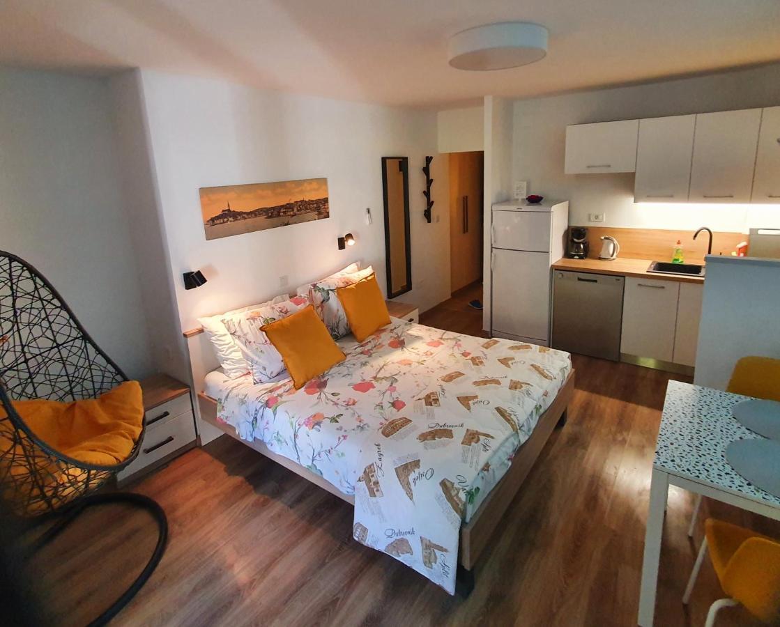 Apartments Kiwi Rovinj Luaran gambar